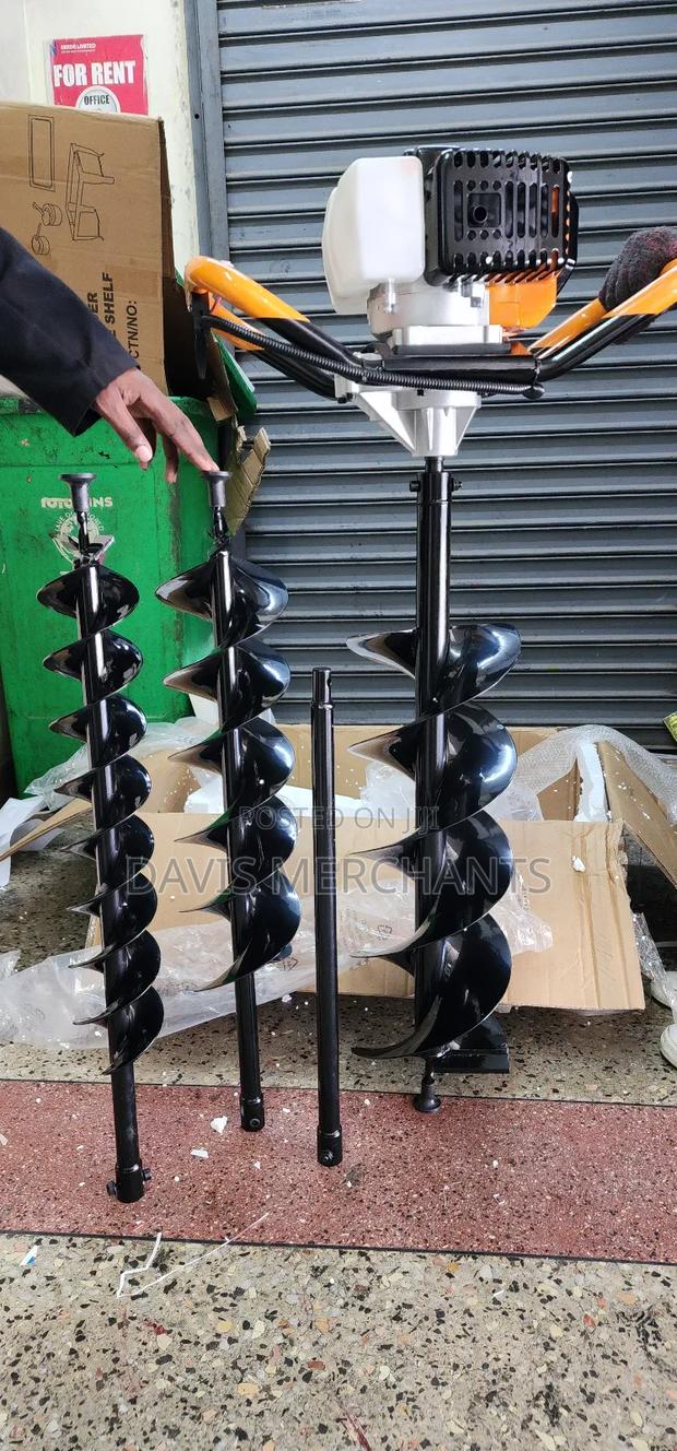 Earth Drilling Machine With 2 Stroke Engine - main view