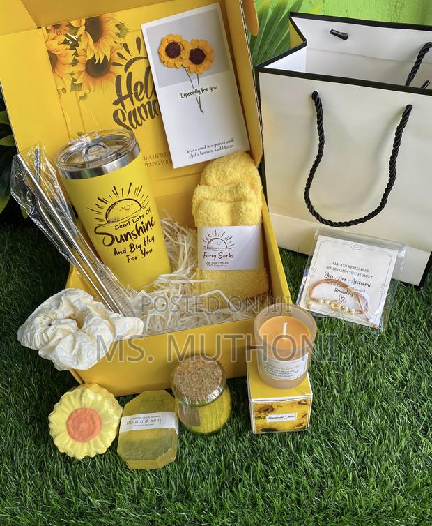 Sunflower-Themed Gift Basket /Spa Gift Set for Women. - thumbnail 3