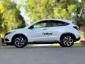 Honda Vezel 2019 White