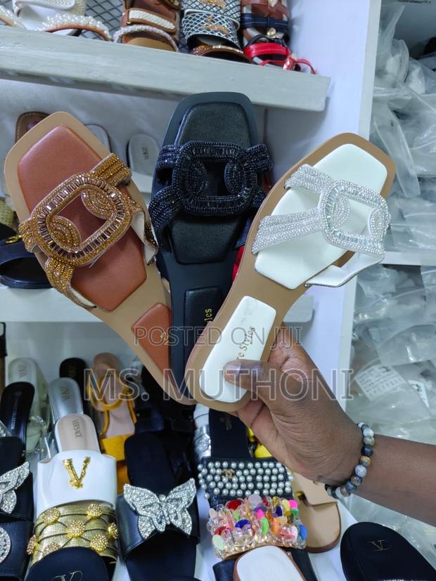 Women's Flat Slide Sandals With an Embellished Buckle Size 37-41