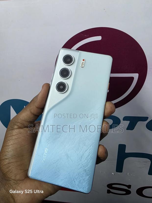 Tecno Camon 40 Pro 256 GB Blue - main view