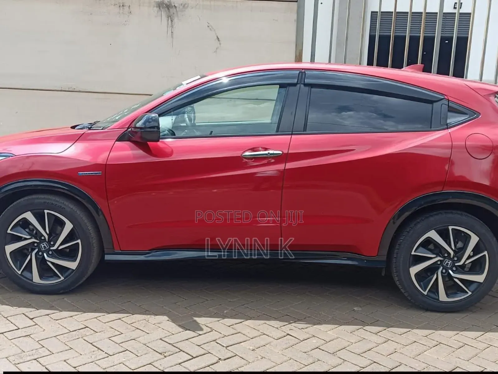 Honda Vezel 1.5 Hybrid 2WD 2018 Red