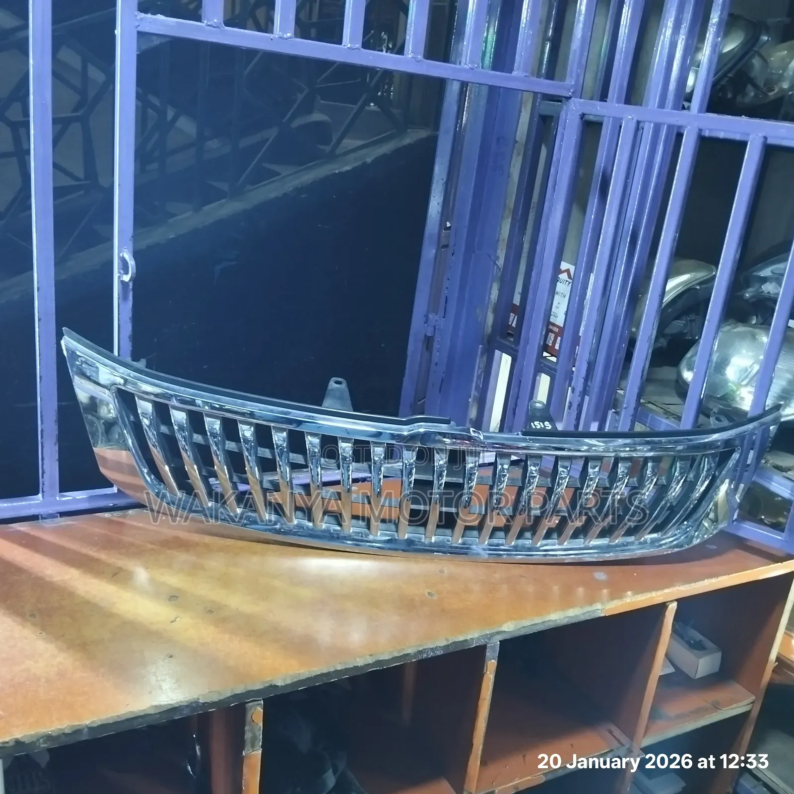Toyota Isis Models 2008/2009 Grille, Clean Original Ex Japan