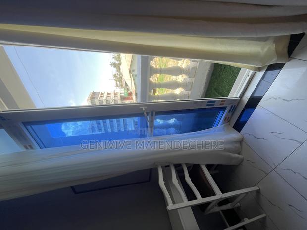 Studio Airbnb Near Park View Hotel - thumbnail 4