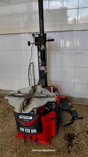 Commercial Wheel/Tyre Changer Machine Pneumatic Design.