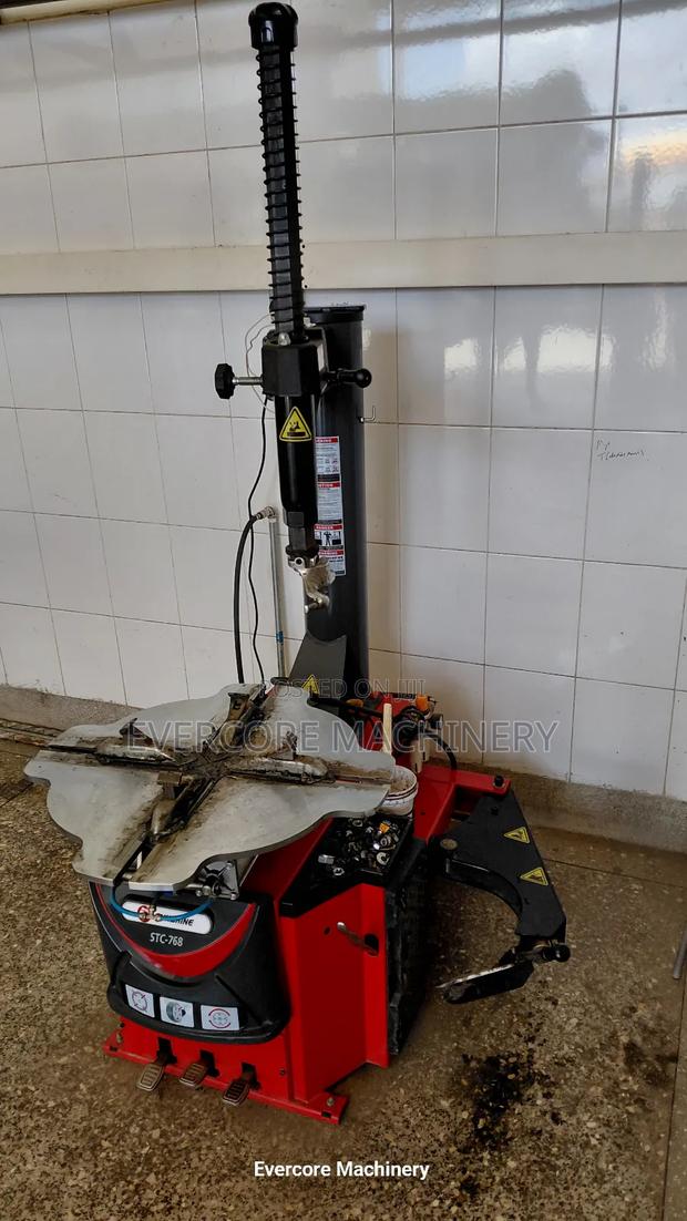 Commercial Wheel/Tyre Changer Machine Pneumatic Design. - thumbnail 3