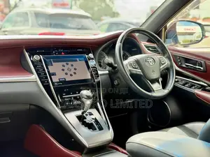 Toyota Harrier 2.5 Hybrid 4WD 2018 White