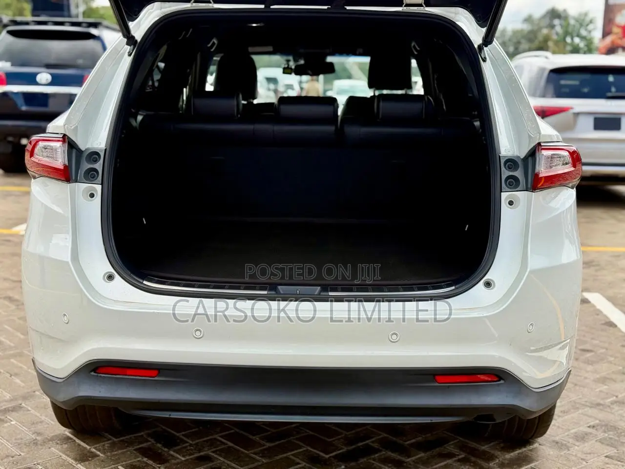 Toyota Harrier 2.5 Hybrid 4WD 2018 White