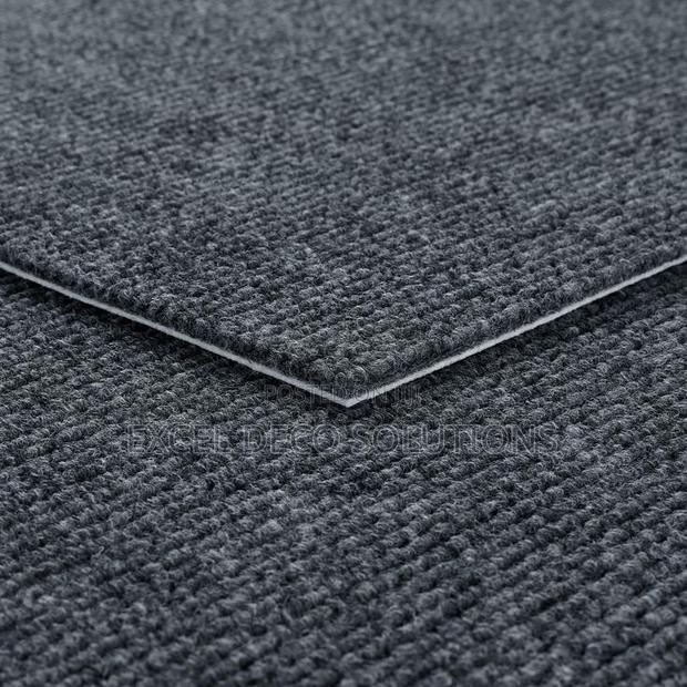 Modern Plain Carpet Tiles for Offices - main view