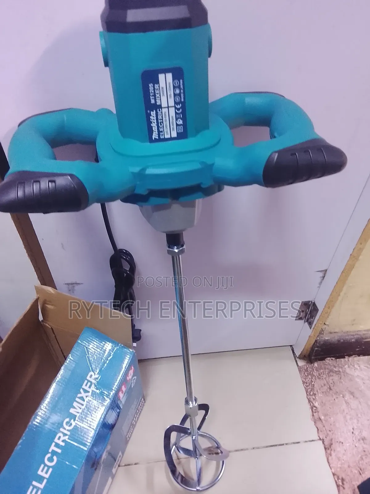 Makita Electric Paint Mixer/Paint Mixer