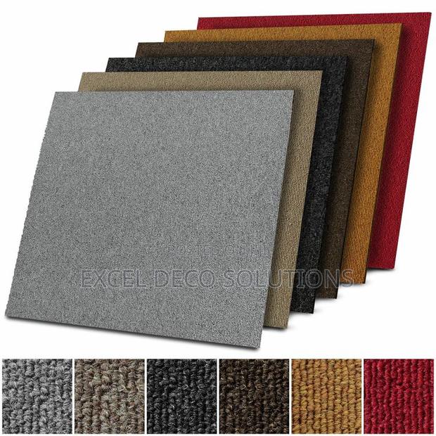 Plain Carpet Tile Flooring for Workspaces - main view