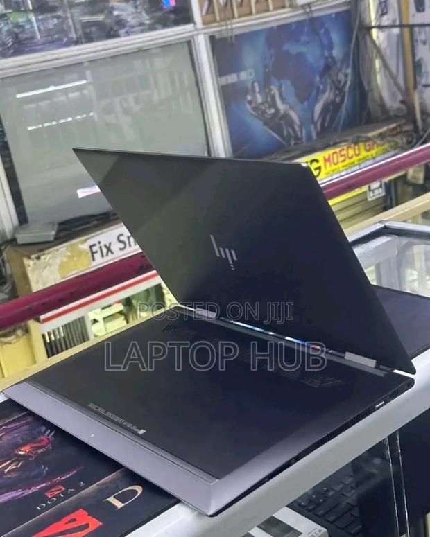 Laptop HP Envy 15 8GB AMD Ryzen 5 SSD 256GB - thumbnail 2