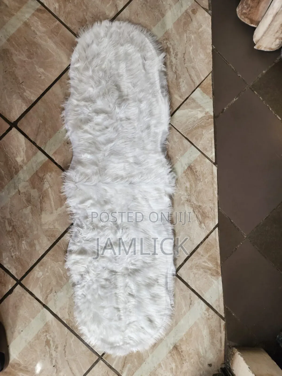 Luxury Super Soft Chiwawa Sheepskin Bedside Mat 2×6ft -Pt