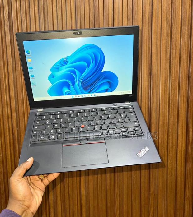 Laptop Lenovo ThinkPad X280 8GB Intel Core i5 SSD 256GB - main view