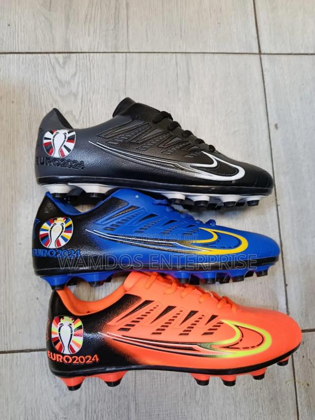 Euro 2024 Professional Football Boots – High-Grip Studded Soccer Boots - main view