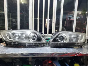 Toyota Vanguard Xenon Headlights