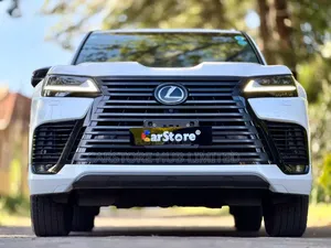 Lexus LX LX 600 2022 White
