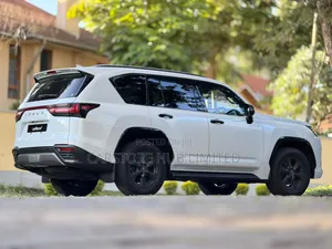 Lexus LX LX 600 2022 White
