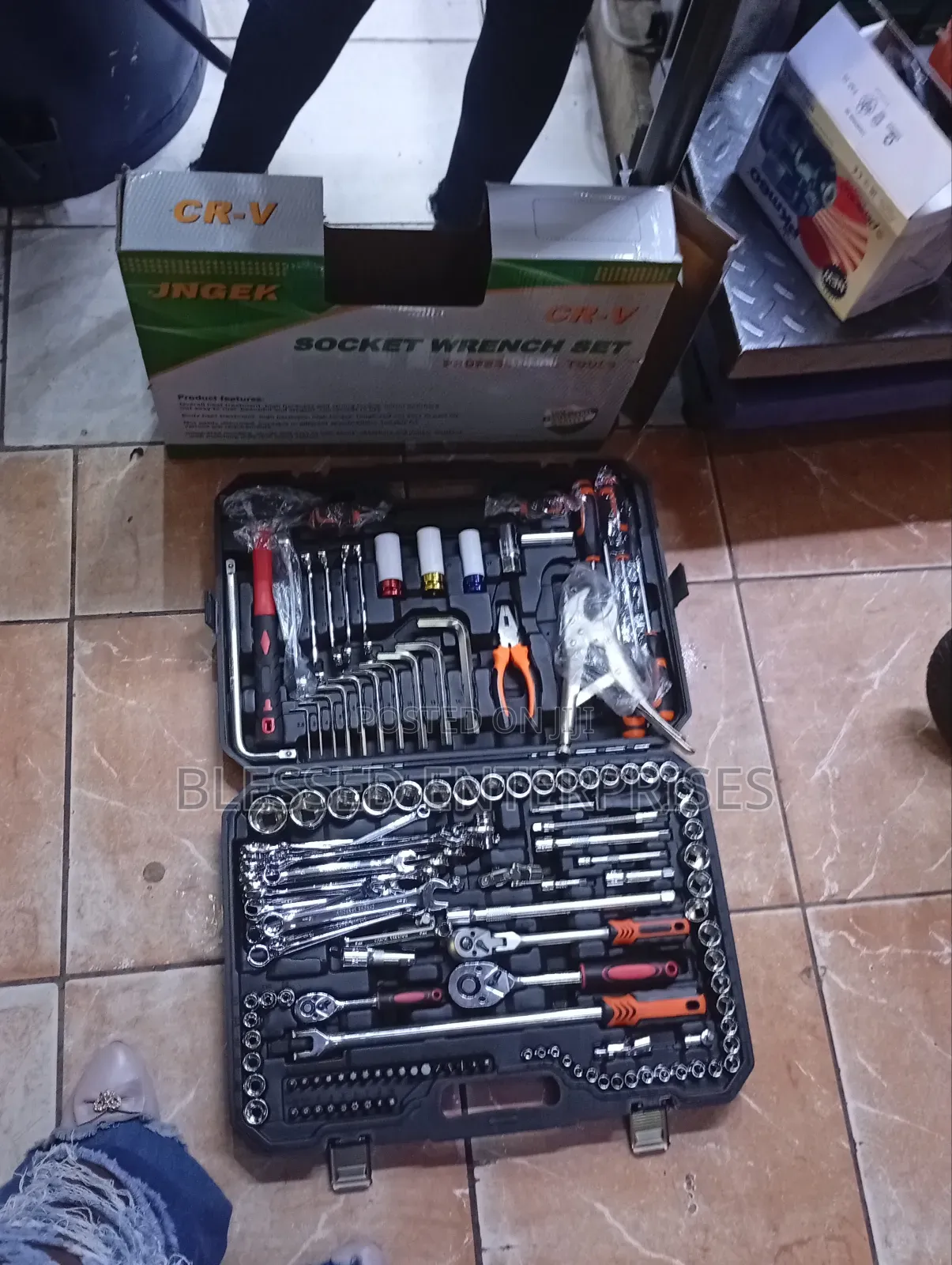 Quality Socket Wrench Set 142+2 Tool Set Box