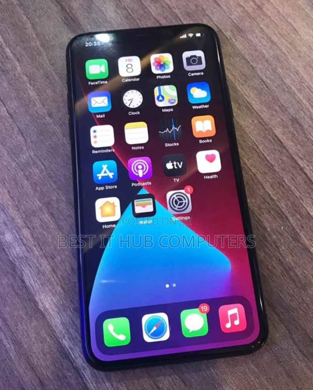 Apple iPhone 11 Pro Max 64 GB Black - main view