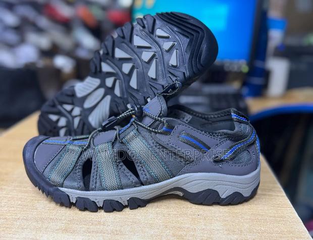 All-Terrain Outdoor Sandals – Built for Adventure - thumbnail 2