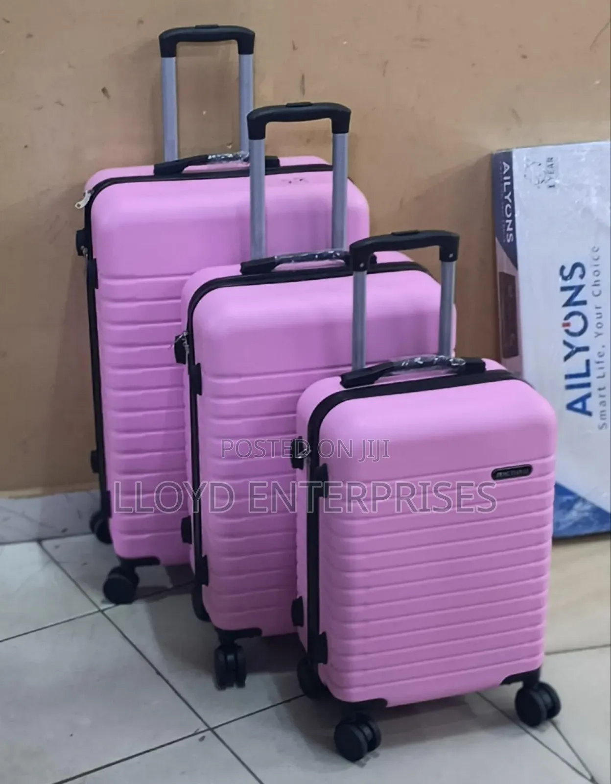 Luxurious Fibre Suitcases- 3pcs