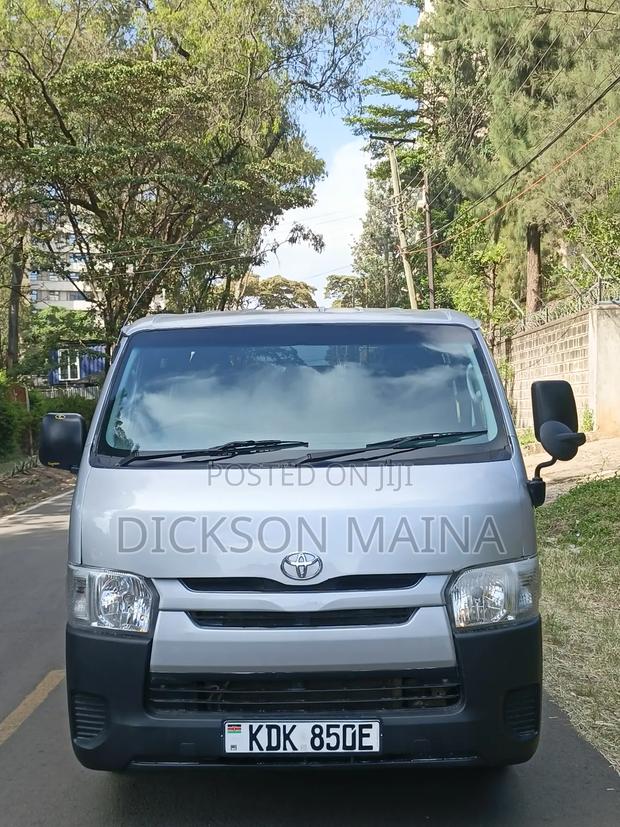 Toyota HiAce 2015 Silver