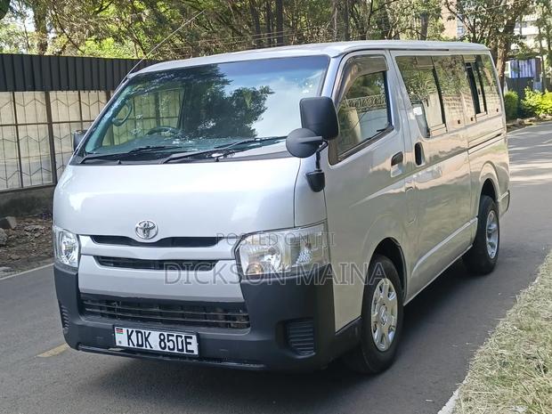 Toyota HiAce 2015 Silver - thumbnail 2