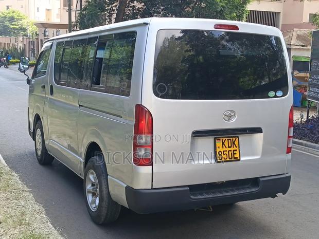 Toyota HiAce 2015 Silver - thumbnail 4