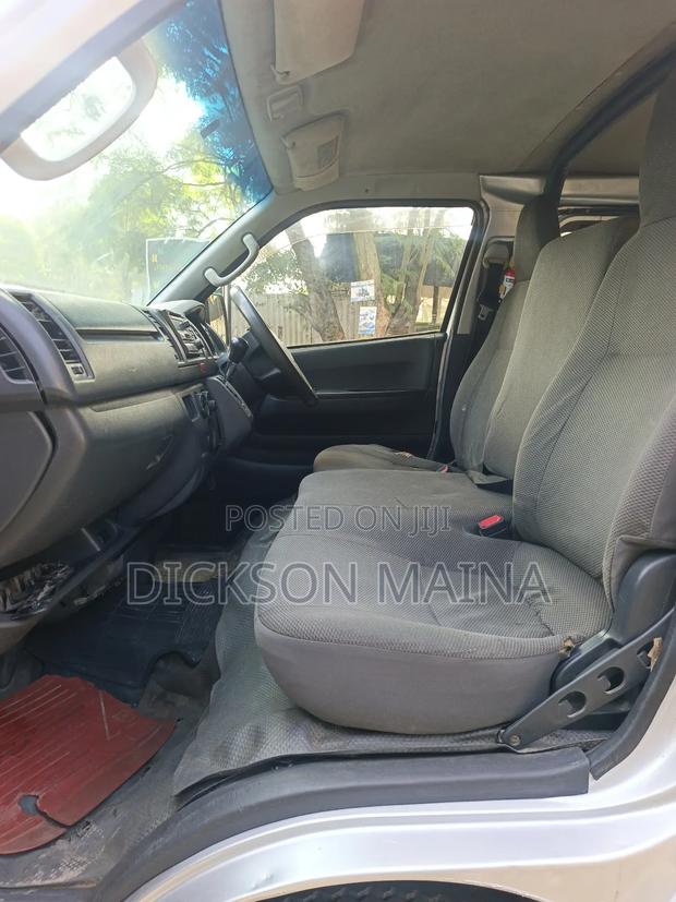 Toyota HiAce 2015 Silver - thumbnail 8