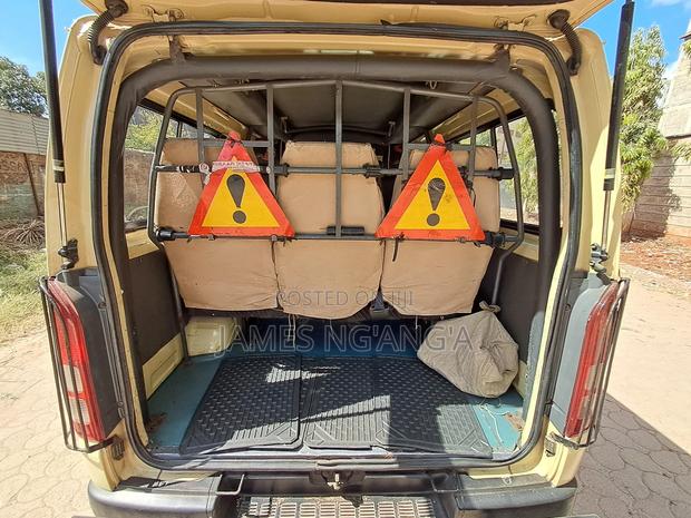 Toyota HiAce 2008 Beige - thumbnail 7