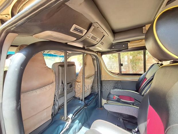 Toyota HiAce 2008 Beige - thumbnail 9