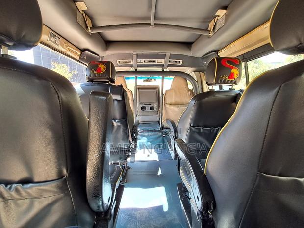 Toyota HiAce 2008 Beige - thumbnail 10