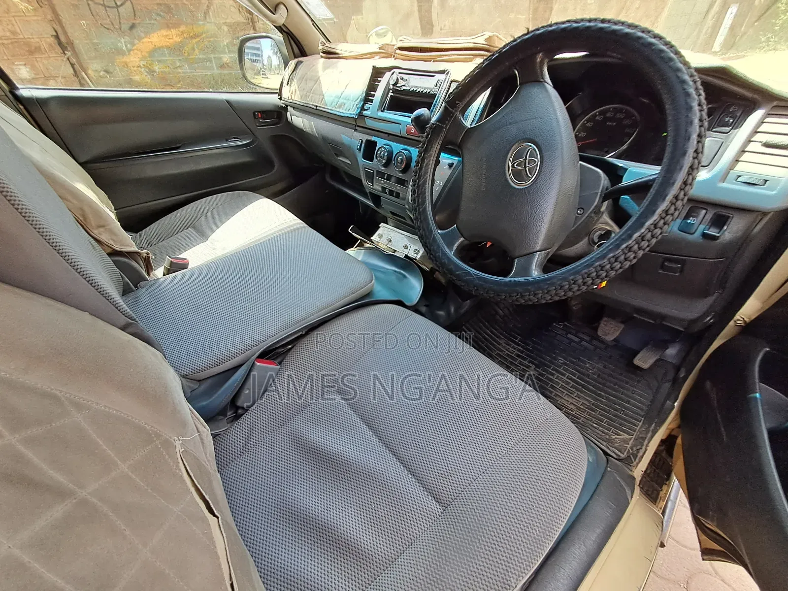 Toyota HiAce 2008 Beige