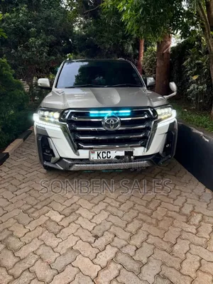 Toyota Land Cruiser 4.6 V8 ZX 2014 Silver