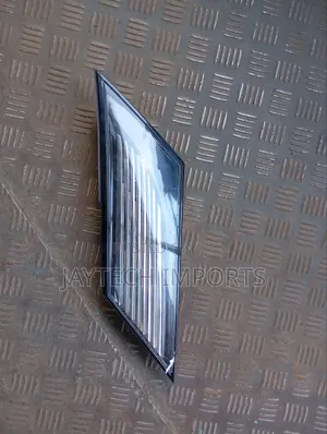 Mazda Biante Reflector