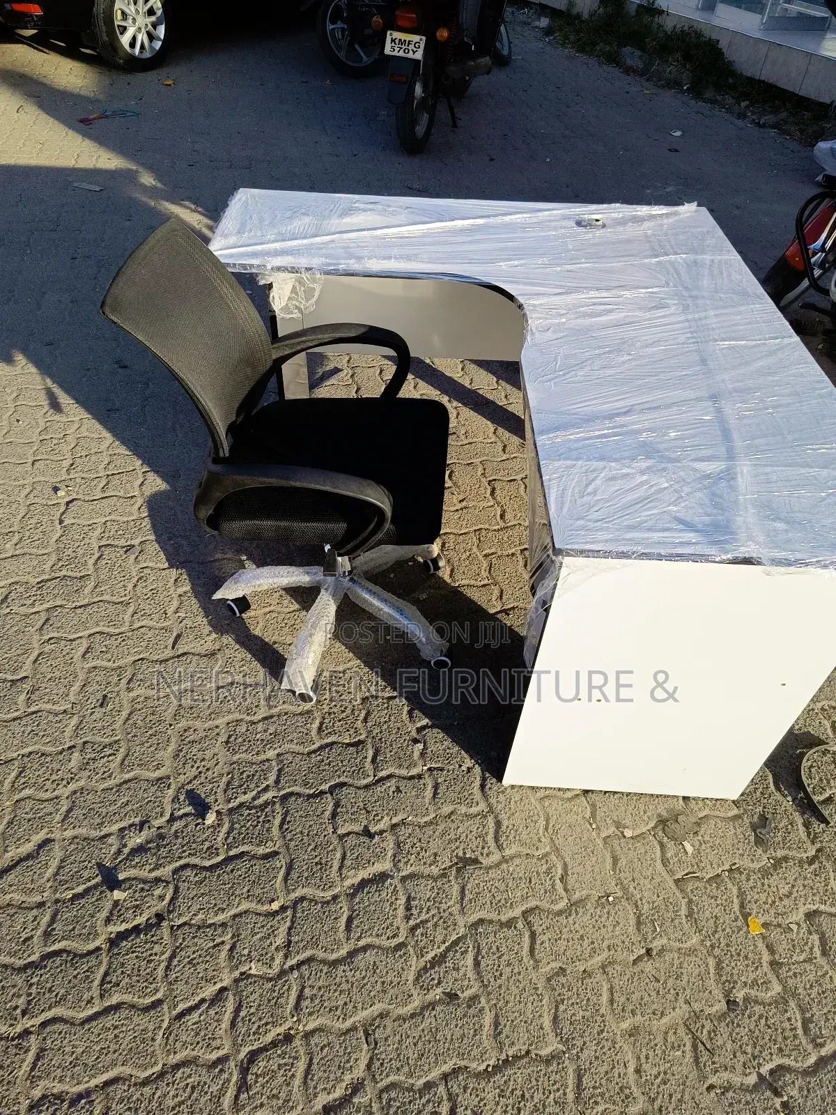 Modern L-Shape Office Desk – Space Saving Corner Workstation