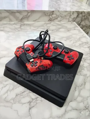 Playstation 4 Standard 500gb Chipped With 8 Games and 2 Pads.