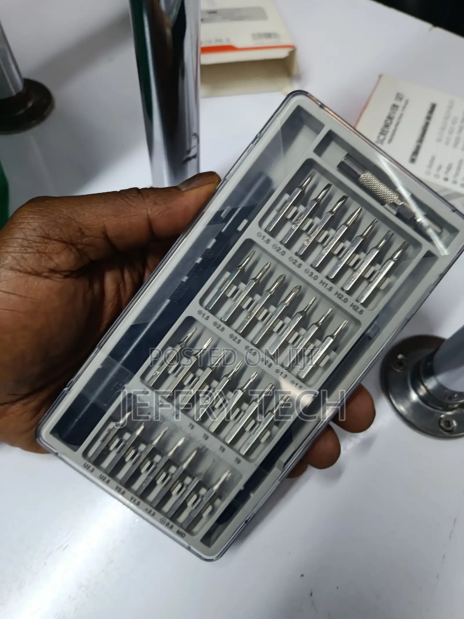 31-in-1 Multifunctional Screwdriver Set