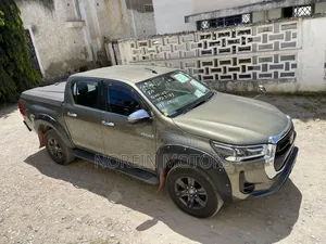 Toyota Hilux 2020 Gray