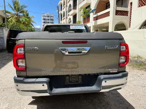 Toyota Hilux 2020 Gray