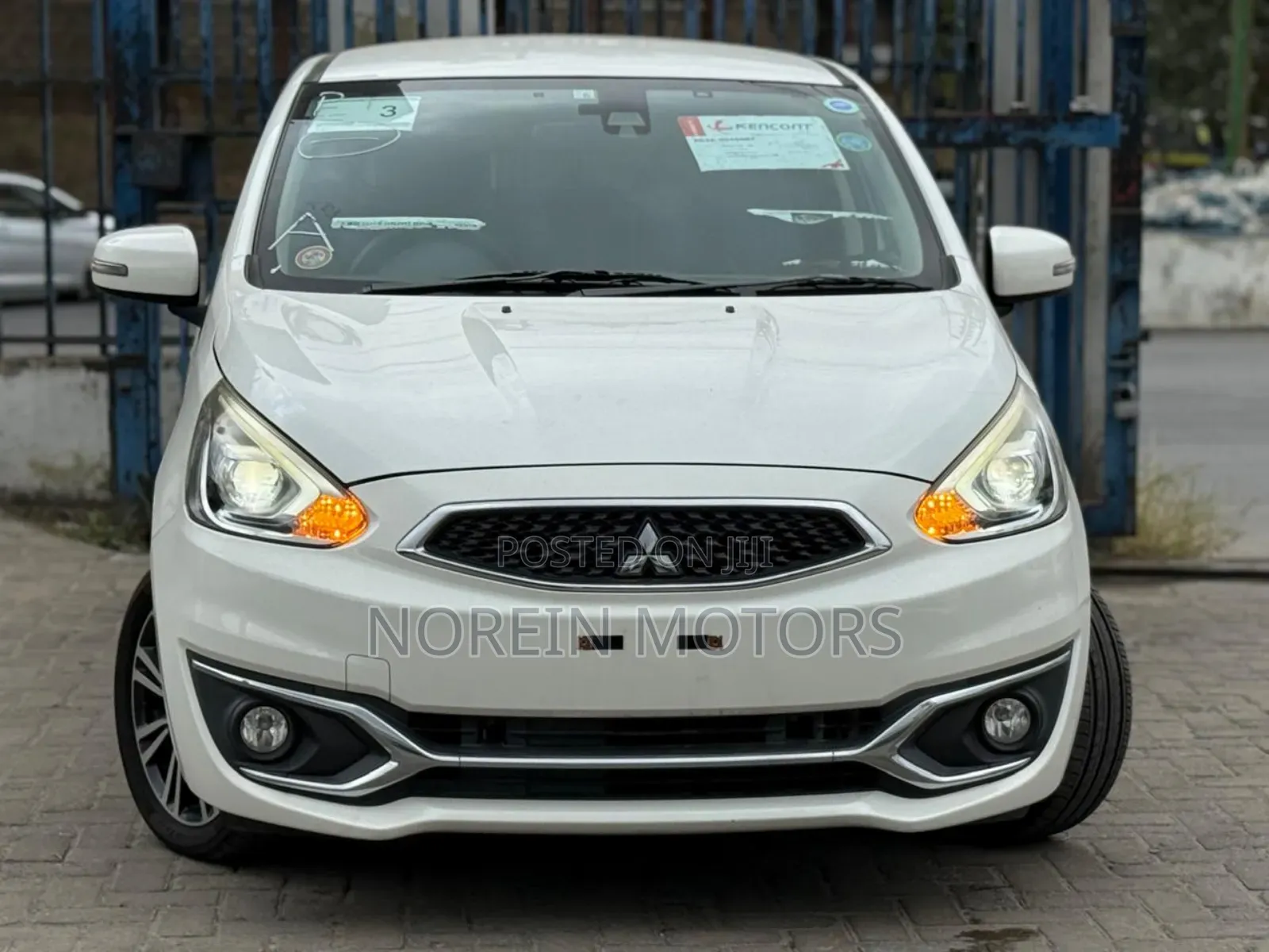 Mitsubishi Mirage 2018 White