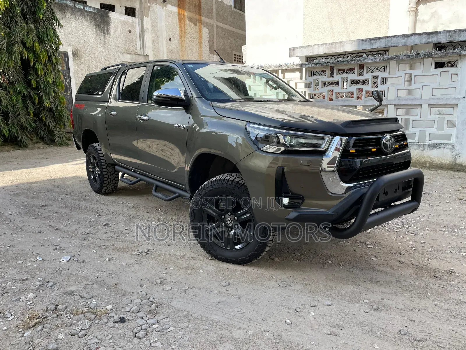 Toyota Hilux 2022 Gray