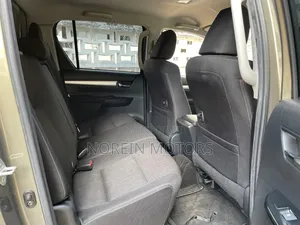 Toyota Hilux 2022 Gray