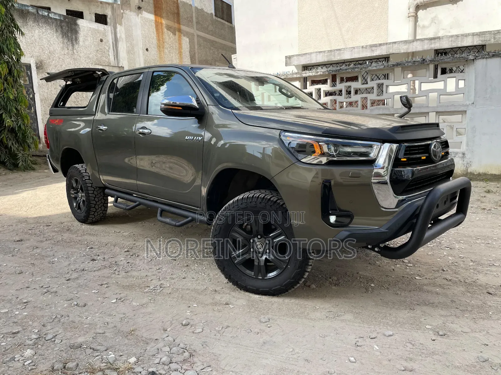 Toyota Hilux 2022 Gray