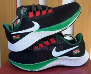Nike Air Zoom Pegasus 37 Running Shoes in a Black,