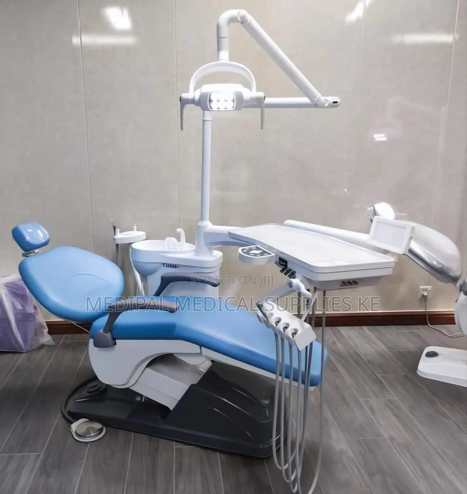 Dental Unit Complete With Compressor