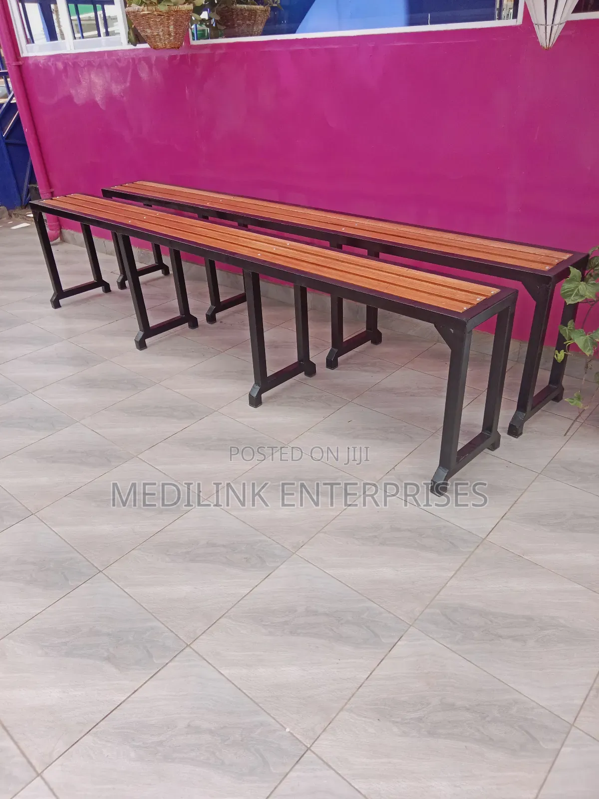 Wooden Metallic Waiting Bay Benches