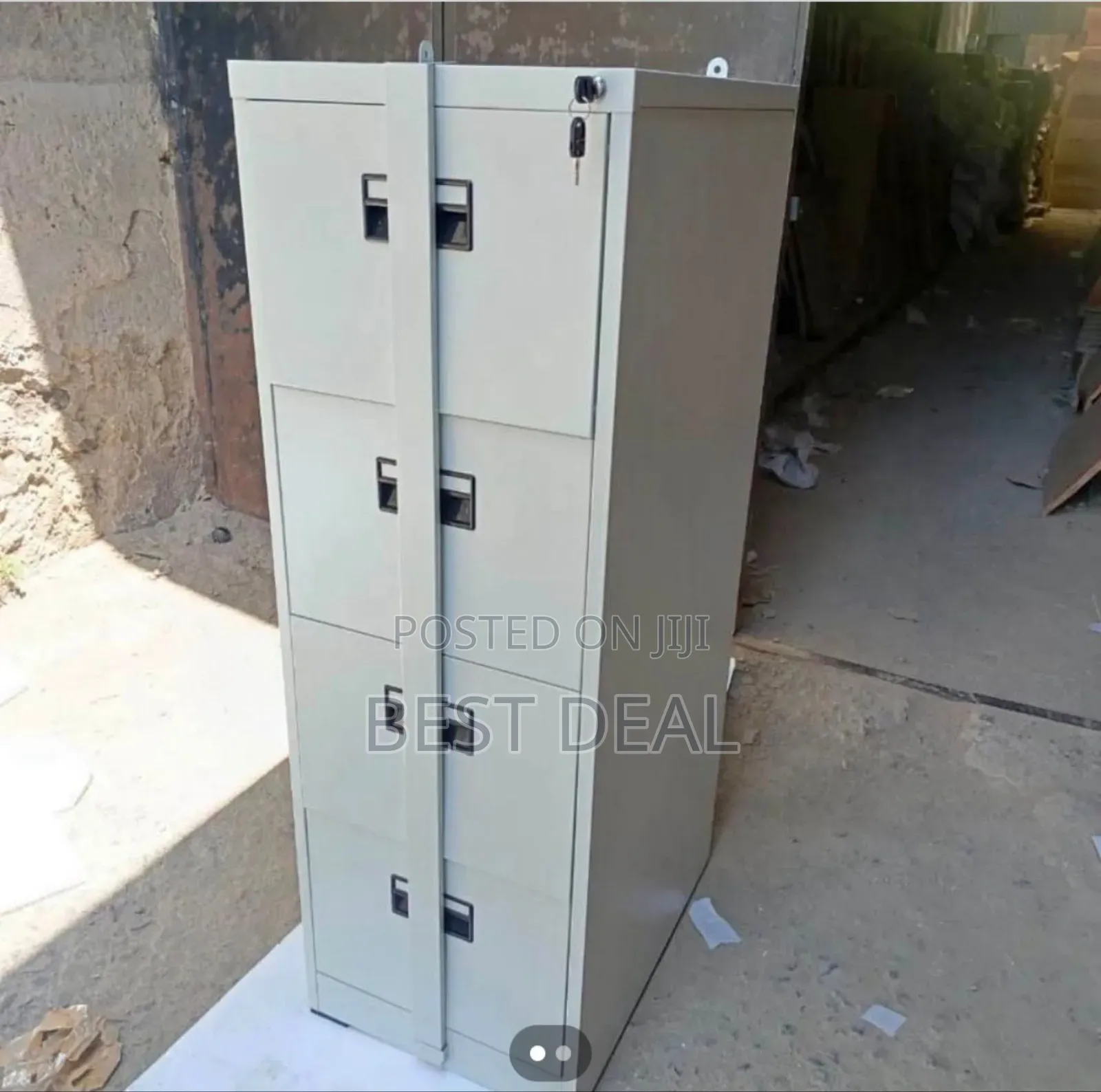 Metallic Filling Cabinets With Metallic Lockable Bar