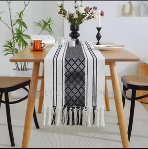 Braided Woven Textured Table Runner With Tassels + 6pcs Mats